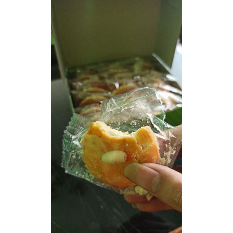 

Pie Kacang isi 10 pcs