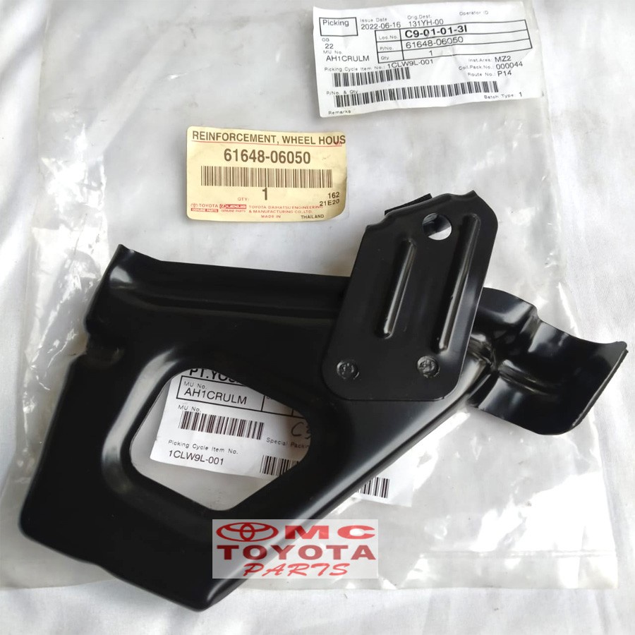 Reinforcement Bracket Bumper Belakang Kanan Camry 61647-06050