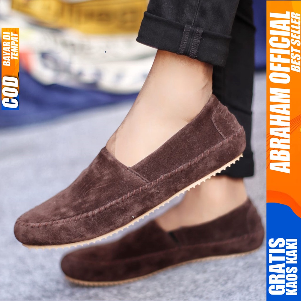 Sepatu Slip on Pria Santai Casual Formal Suede Kerja Kantor Kuliah Kondangan Hitam Keren Terbaru