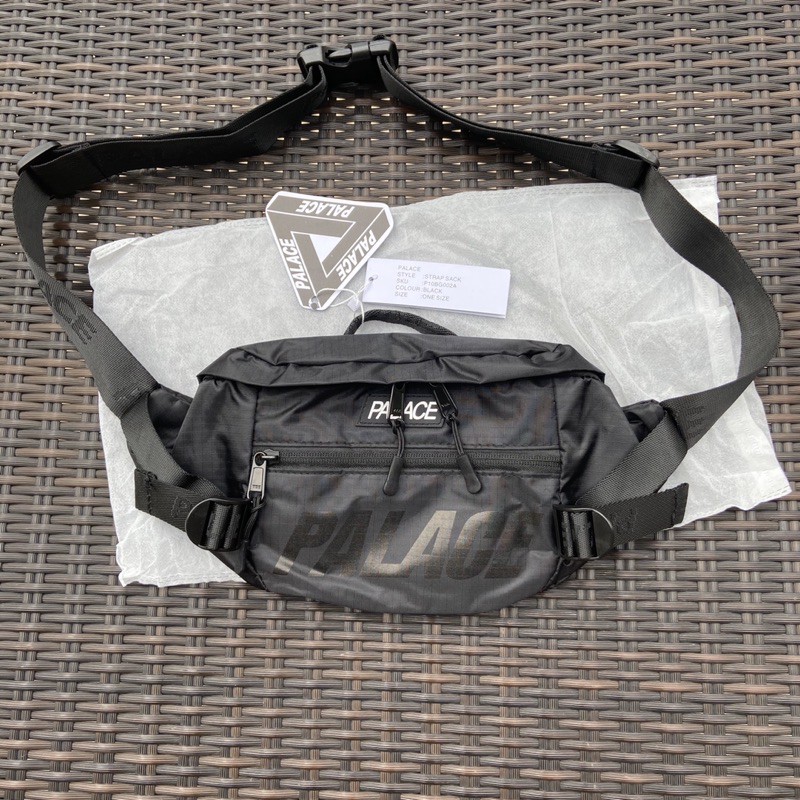 palace waistbag / waist bag full black hitam