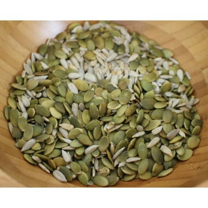 

MIX SEEDS: RAW PEPITAS & RAW SUNFLOWER SEEDS 500 GRAM