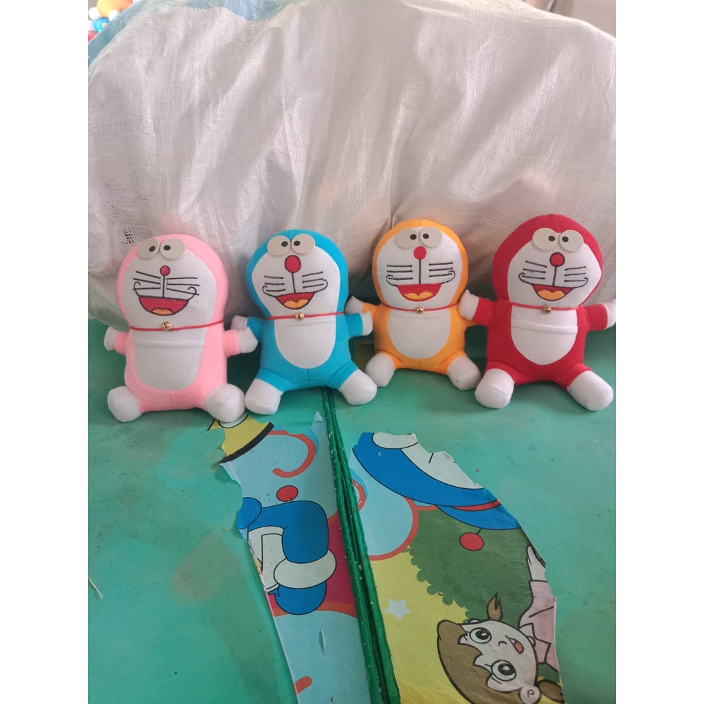 Boneka doraemon paket hemat isi 4 pcs warna warni