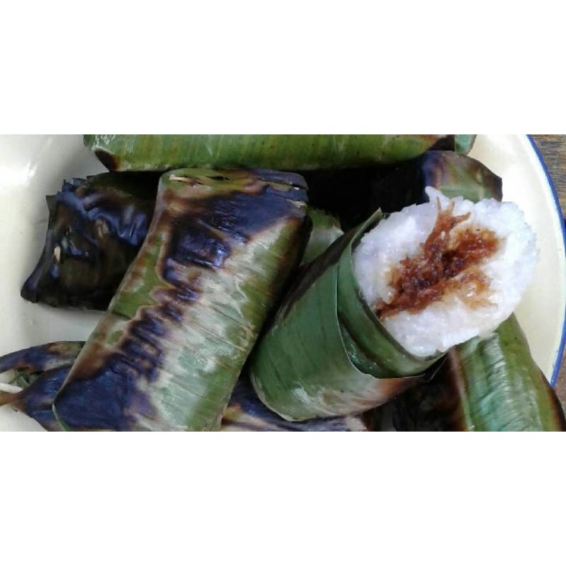 

(makanan ringan) lomang dan lopek bugis (makanan khas Indonesia)