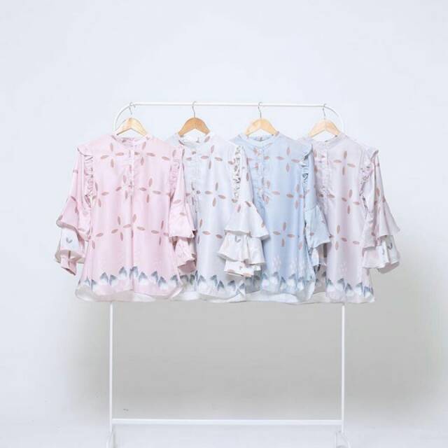 SELENA BLOUSE BY WEARING KLAMBY