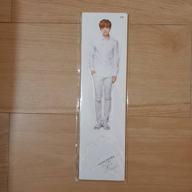 Luhan nature republic standee
