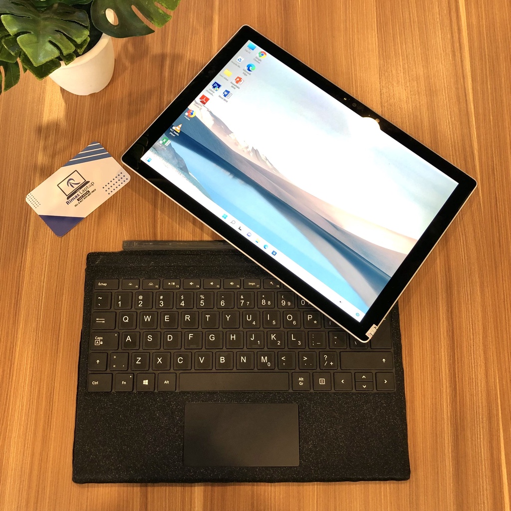 MICROSOFT SURFACE PRO Touchscreen 2 in 1 i5 Gen 6th Ram 8 GB SSD 256 GB Second Bekas