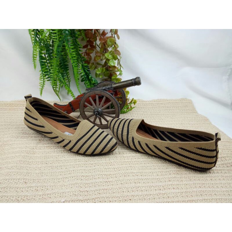 Sepatu Flat Wanita DEO 04