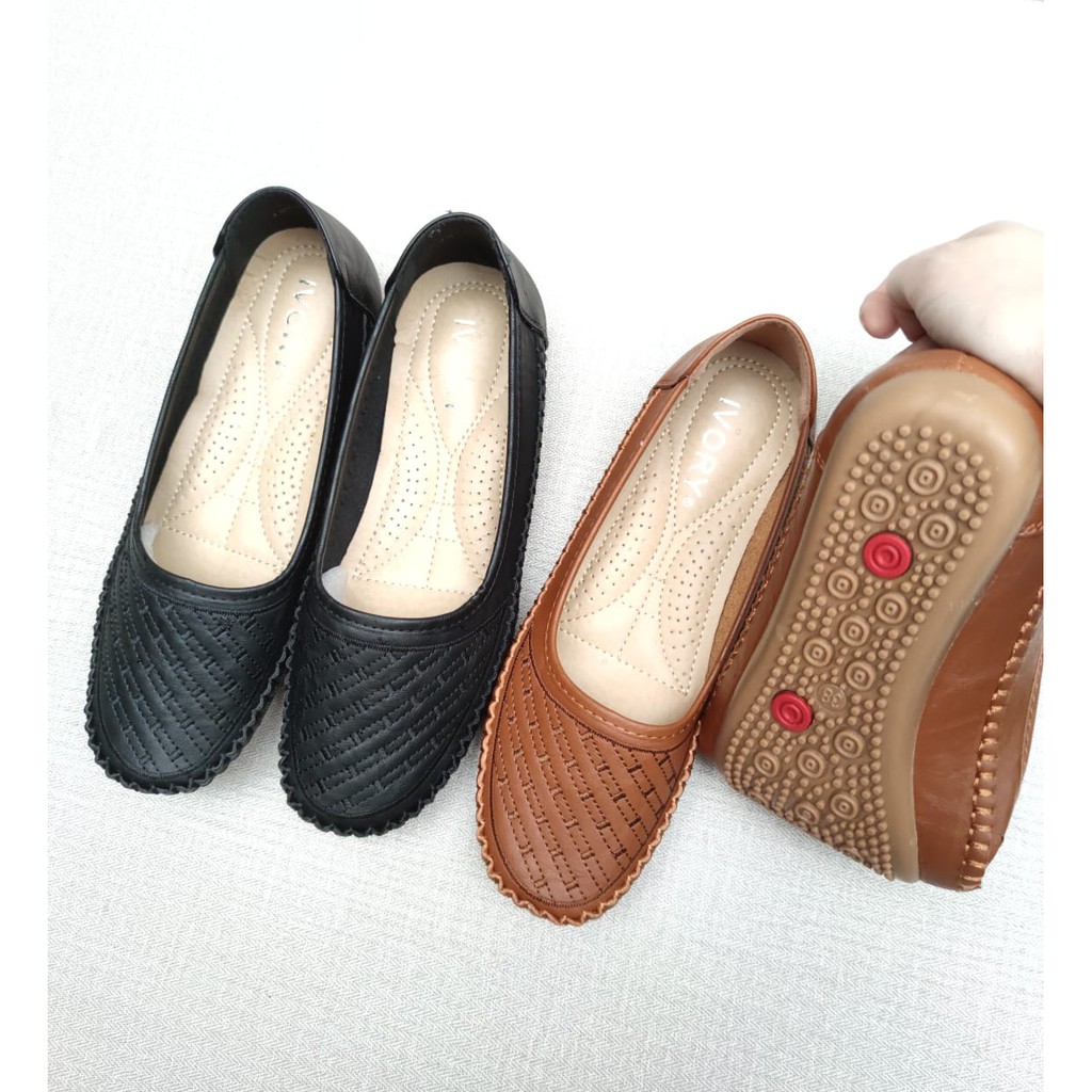 Ivory Sepatu Wanita Moccasin Flat J8988