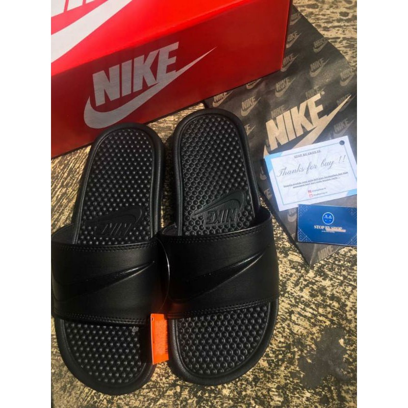 sandal slop nike hitam