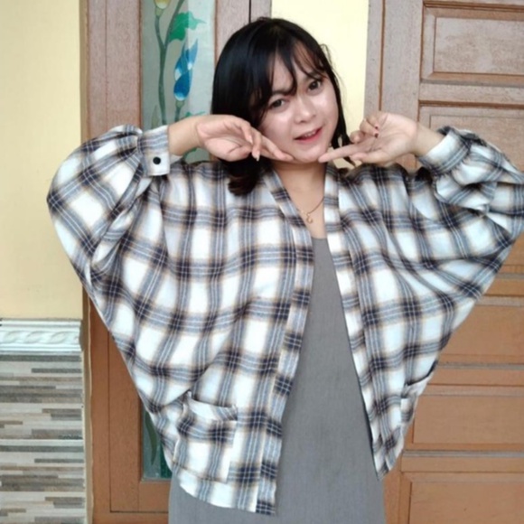 Outer Wanita Oversize Outer Kotak Kotak Oversize Outer Balon Sarah Batwing