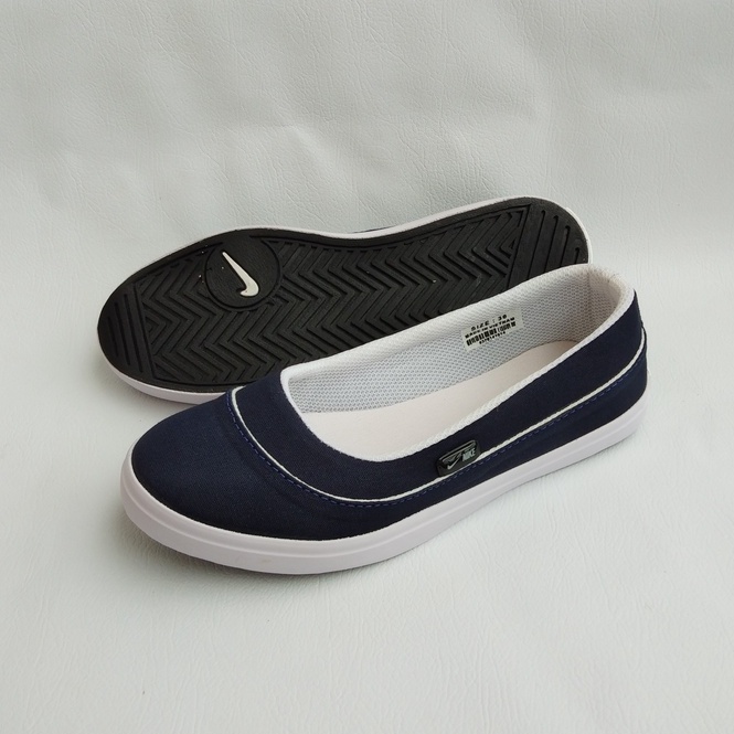 SEPATU WANITA SLIP ON  05 NAVI PUTIH.SEPATU FLAT.SEPATU SLIP ON TERBARU DAN TERLARIS