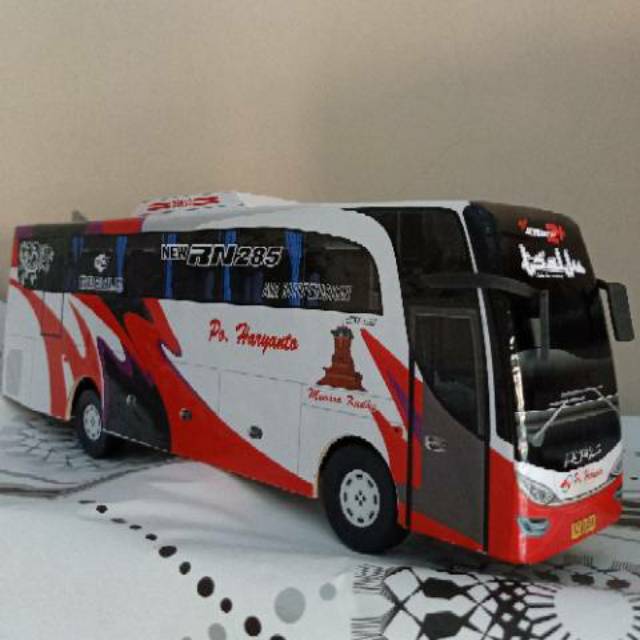 Miniatur Bus bis / mainan bus bis  bis Haryanto Tsalju