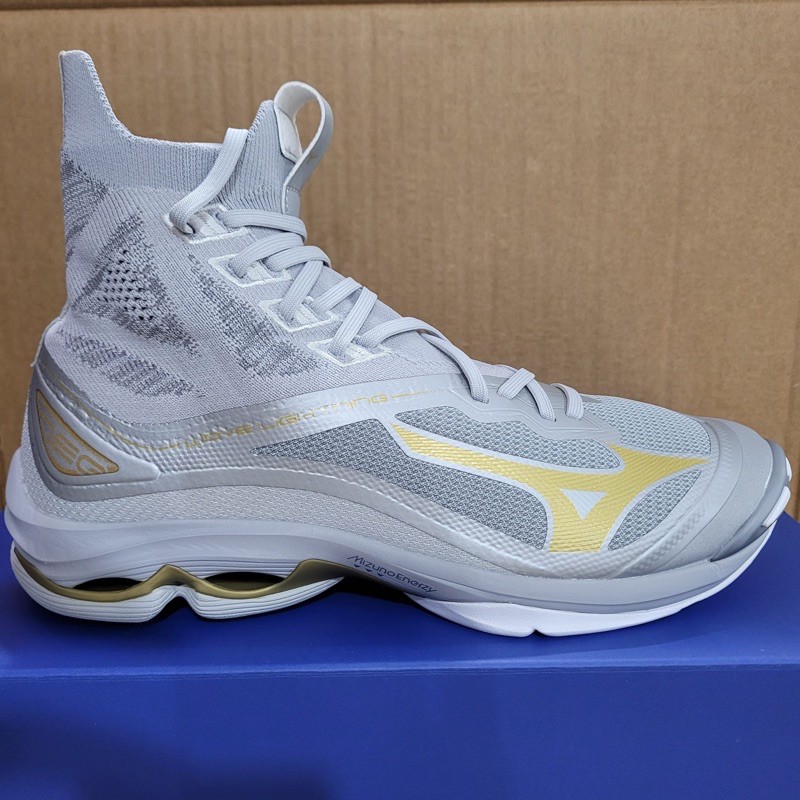 sepatu mizuno wave lightning