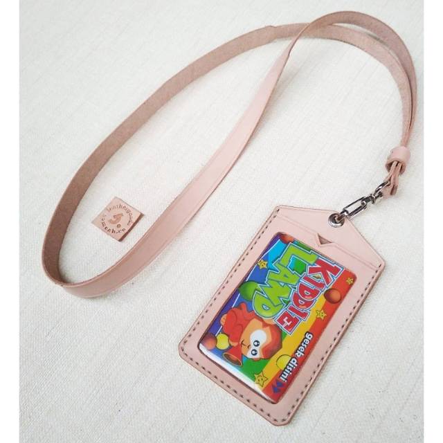 

Name Tag Id Card Kulit Card Holder model Trandy