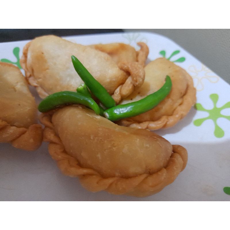 

Pastel frozen/ pastel enak isi 5 pcs homemade isi sayur dan ayam suir