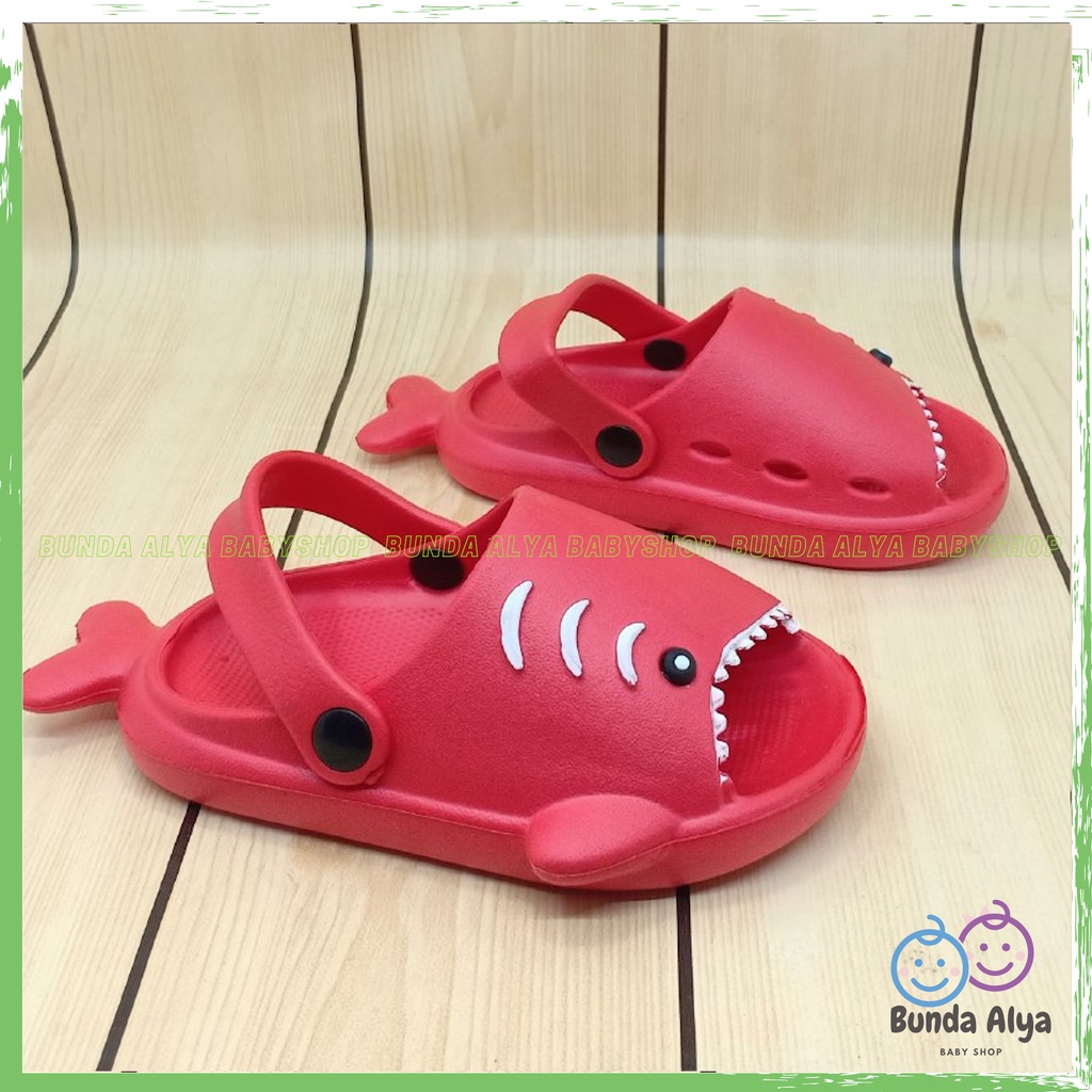 Sendal Anak Laki Laki IMPORT Usia 3 4 5 Tahun Baby Shark Lentur Elastis - Sepatu Sandal Slop Anak Cowok Model Ikan Lucu MERAH Sendal Anak Cowok Cewek Kret Anti Licin Sendal Slop Anak Tali Belakang Nyaman Dipakai Size 24-28