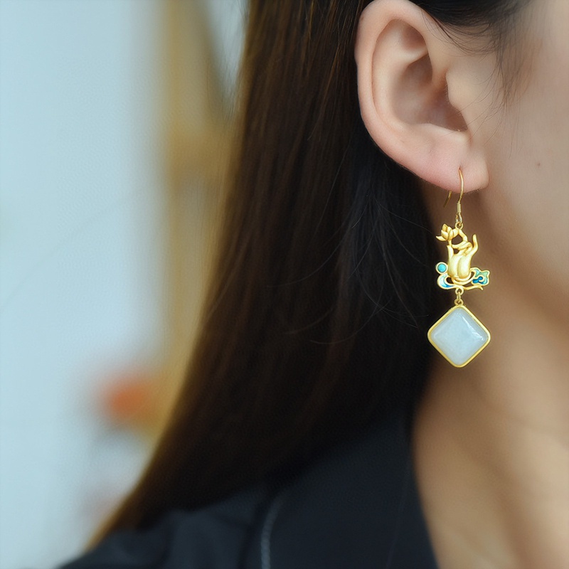 Fancyqube Anting-Anting Dengan Liontin Gantung Bentuk Bunga Teratai Model Retro / China Untuk Wanita