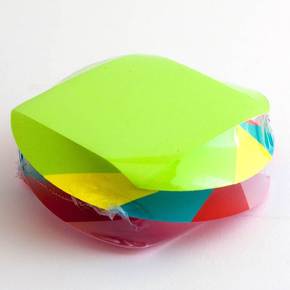 

MEMO PUTAR WARNA 8.5X8.5CM 纸