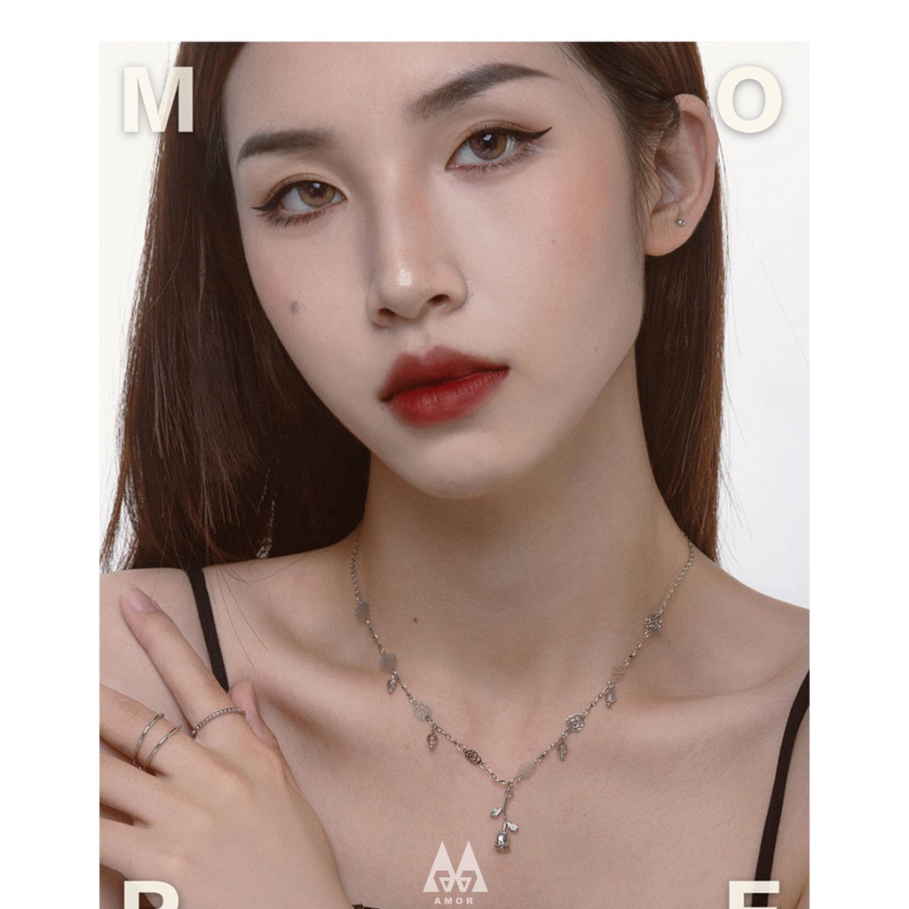 Kalung Rantai Klavikula Bahan stainless steel Gaya retro Perancis Untuk Wanita