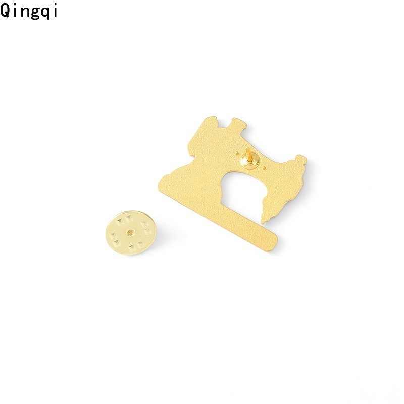 Bros Pin Enamel Desain Mesin Jahit Gunting Pita Ukur Feminist Untuk Hadiah