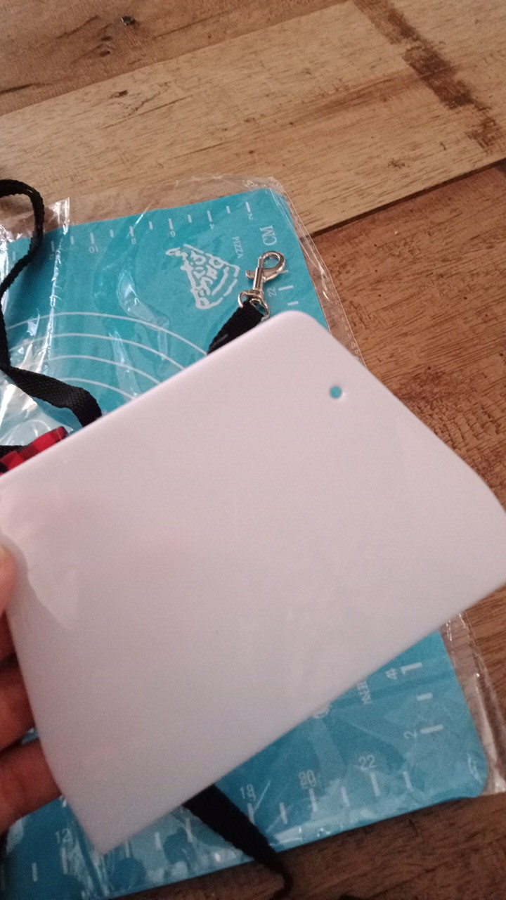 Instore 1pc Spatula / Scraper Pemotong Adonan Pastry / Pizza / Kue / Cokelat / Roti Bentuk Trapesium Bahan Plastik Food Grade