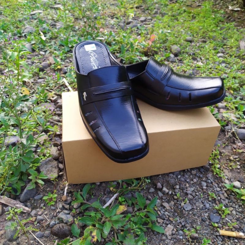 SLOP BUSTONG KULIT PRIA HITAM SENDAL SEPATU PRIA JALAN DAN GAYA PRIA KEREN TRENDY