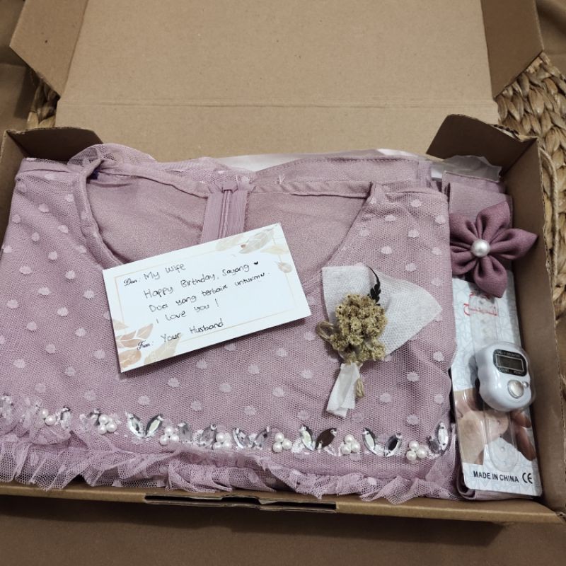 

KOTAK KADO / HAMPERS / GIFT BOX/ HADIAH