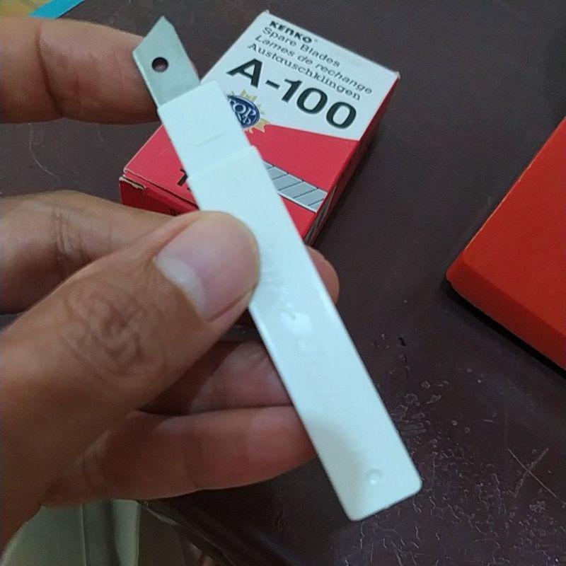 

refill isi kater pisau merk kenko tipe A-100 eceran