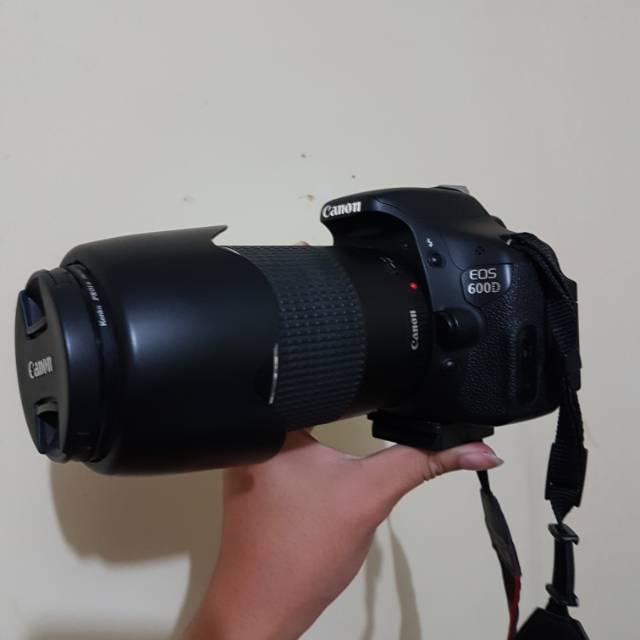 Jual kamera DSLR canon 600D