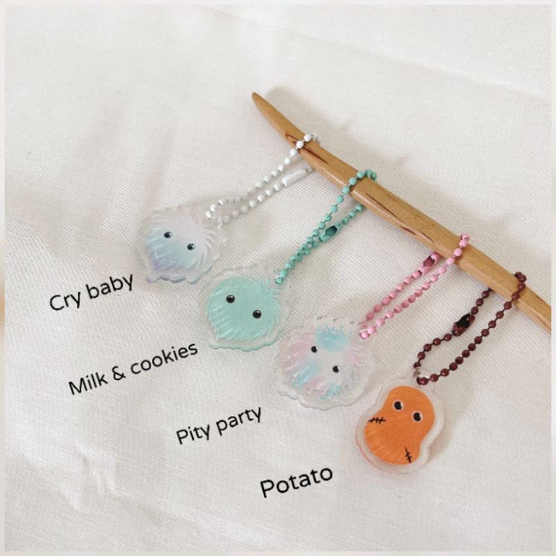 Jimo Charm A - Keychain Acrylic - Gantungan Kunci Akrilik - Cute Keychain Colour Bead Chain Lanyard - Bag Keychain