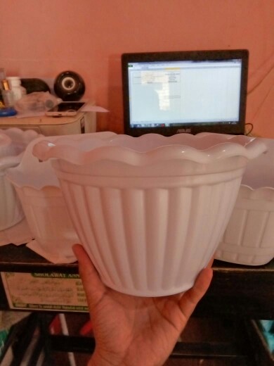 Pot Tanaman / Bunga Gantung 25 Renda Putih