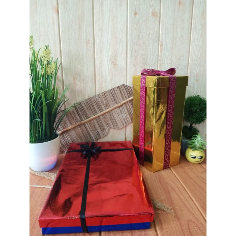 

BOX KADO SPESIAL HADIAH ULANG TAHUN WEDDING ANNIVERSARY WISUDA PERNILAHAN LAMARAN