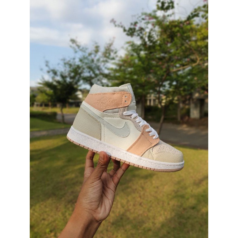 Sepatu Sneakers Wanita Nike Air Jordan 1 Mid " Millan "