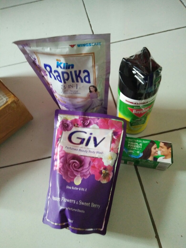 So Klin Rapika Pelicin Pakaian Pouch 400ml