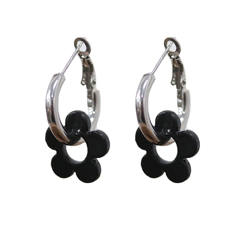 Anting Bentuk Bunga Warna Hitam Gaya Retro