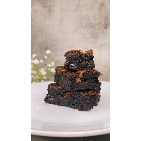

FUDGY BROWNIE