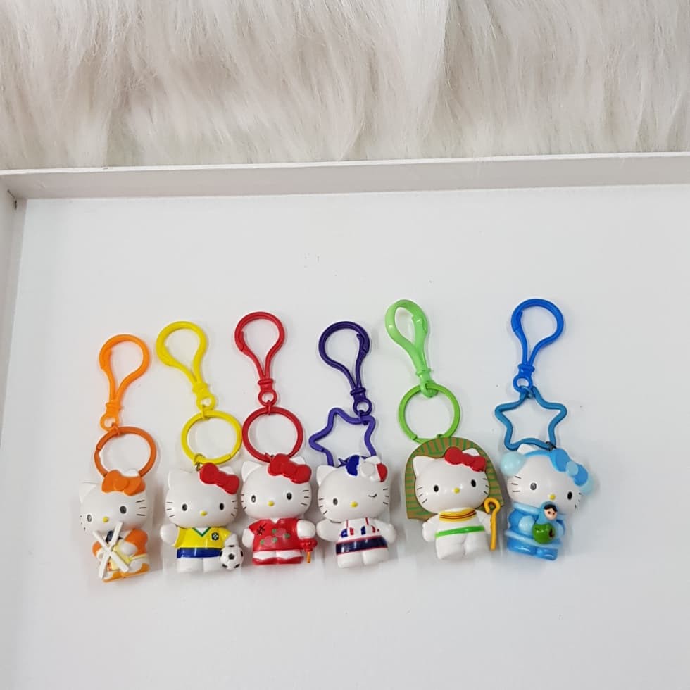 hello kitty doll key chain