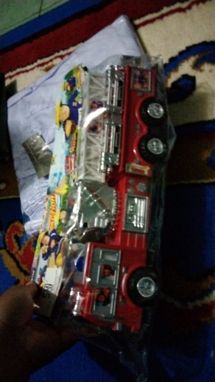 Mobil Pemadam Kebakaran Dus