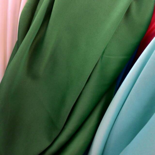 Kain Satin Velvet Hijau Daun.