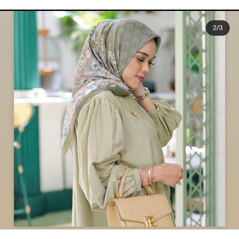 SOLD Buttonscarves Preloved Ederra Series Pickle.