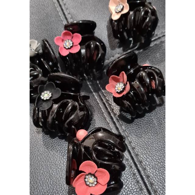 JEDAI BANGKOK MOTIF BUNGA UK 5CM (CAKAR 5)
