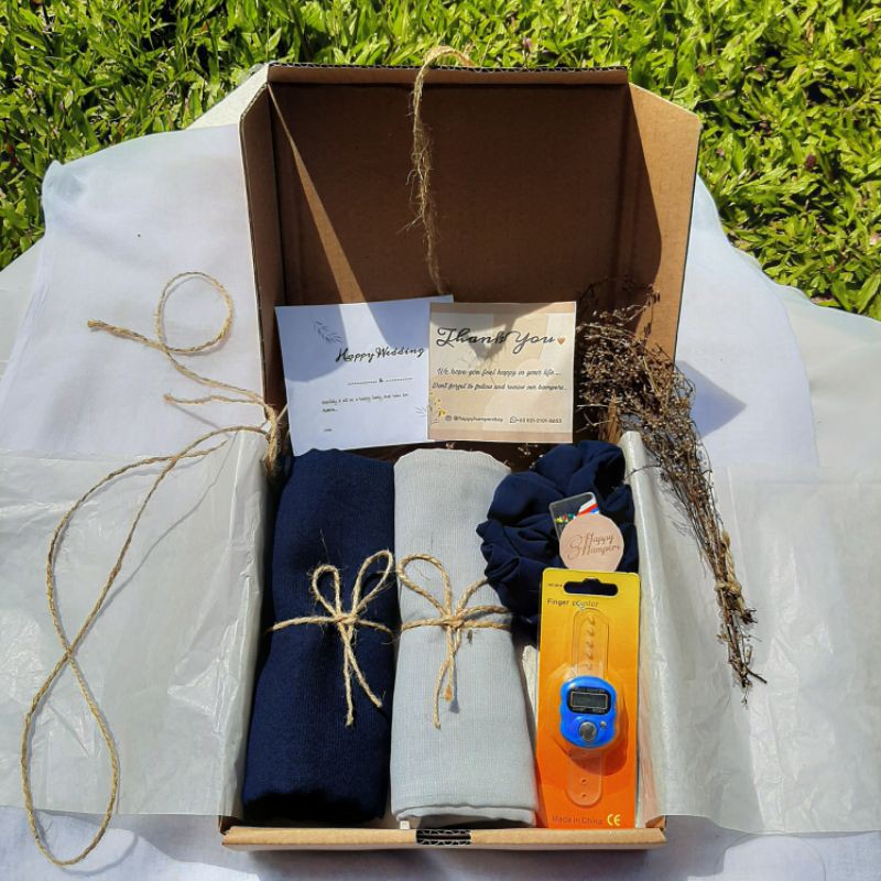 

HIJAB HAMPERS (GIFT BOX)