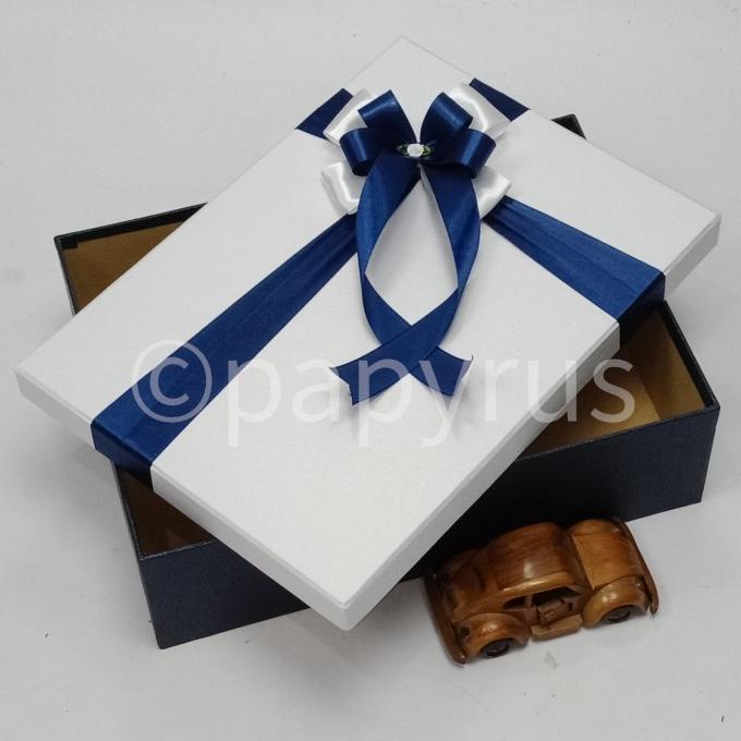 

Sale!!! Papyrus 25X35 Tinggi 10Cm Kotak Kado Gift Box - Paling Dicari