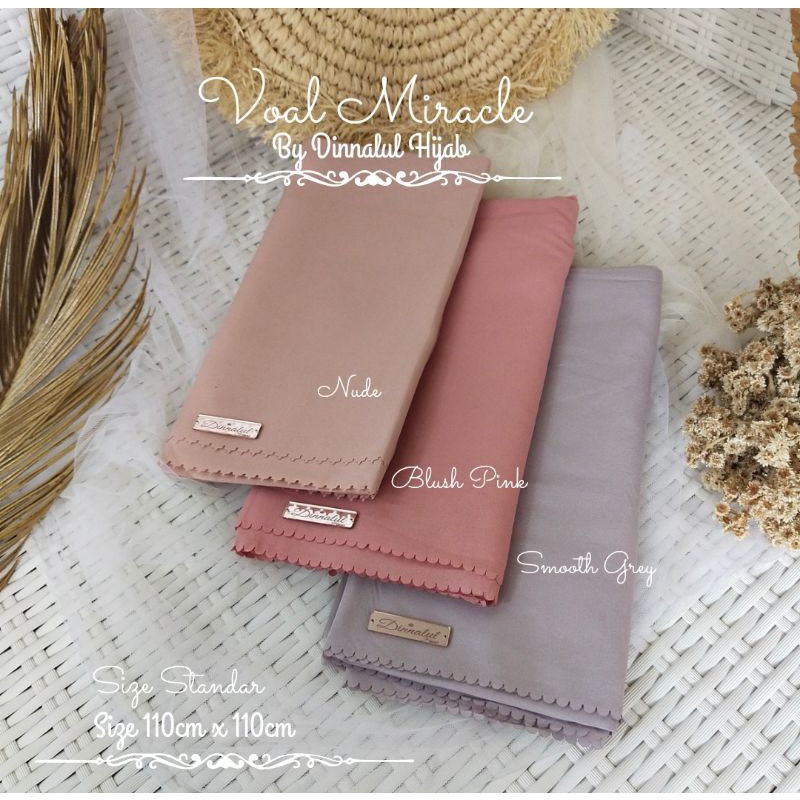 Segiempat Voal Miracle Lasercut  By Dinnalul Hijab FREE POUCH-Nude