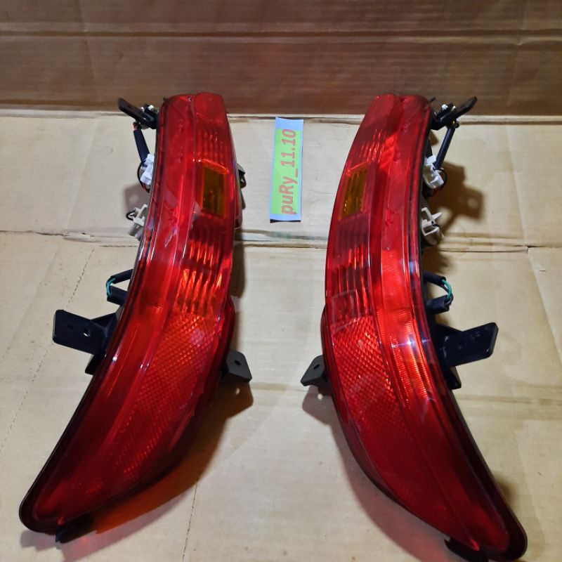 LAMPU REFLEKTOR MATA KUCING BUMPER BEMPER BELAKANG WULING CORTEZ ORI