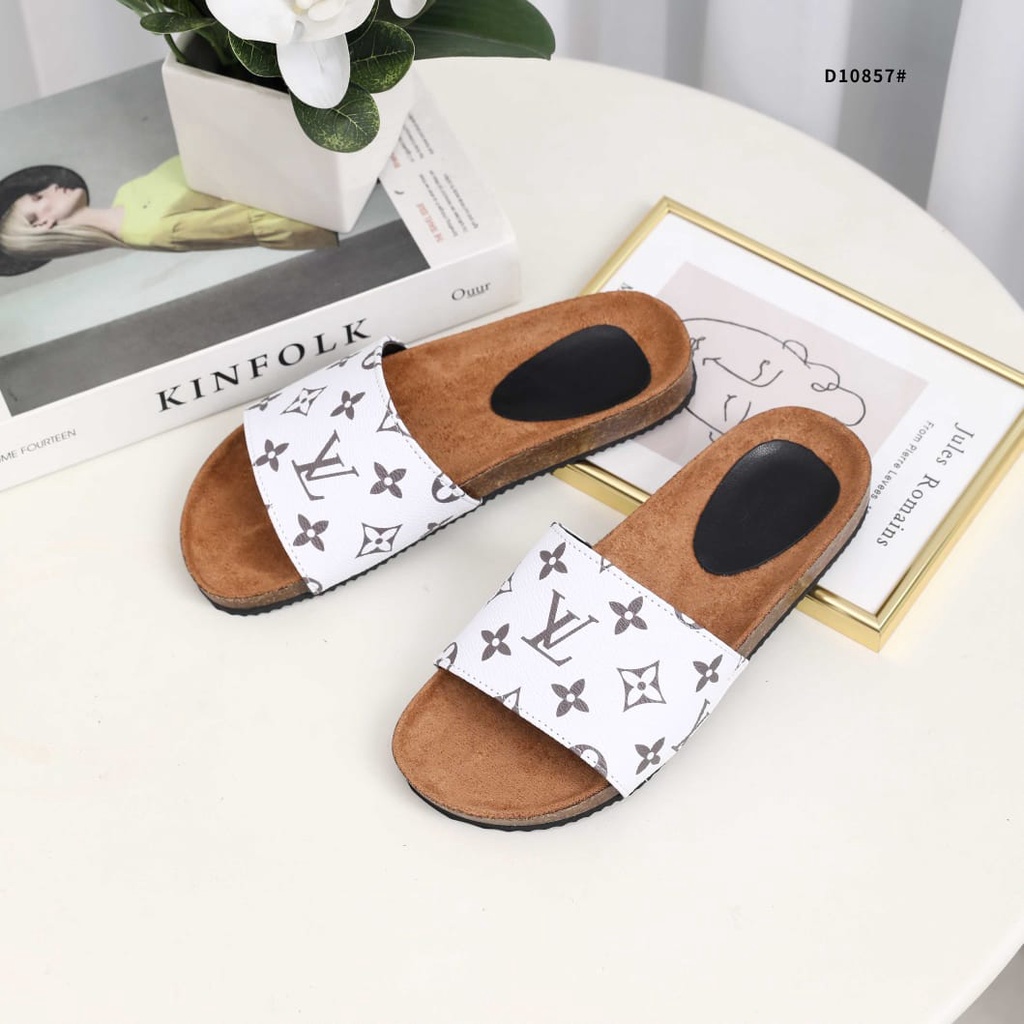 Monogram Slides D10857