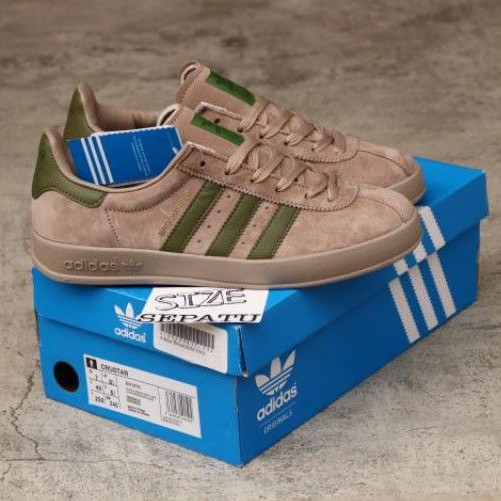 adidas broomfield grey size 10