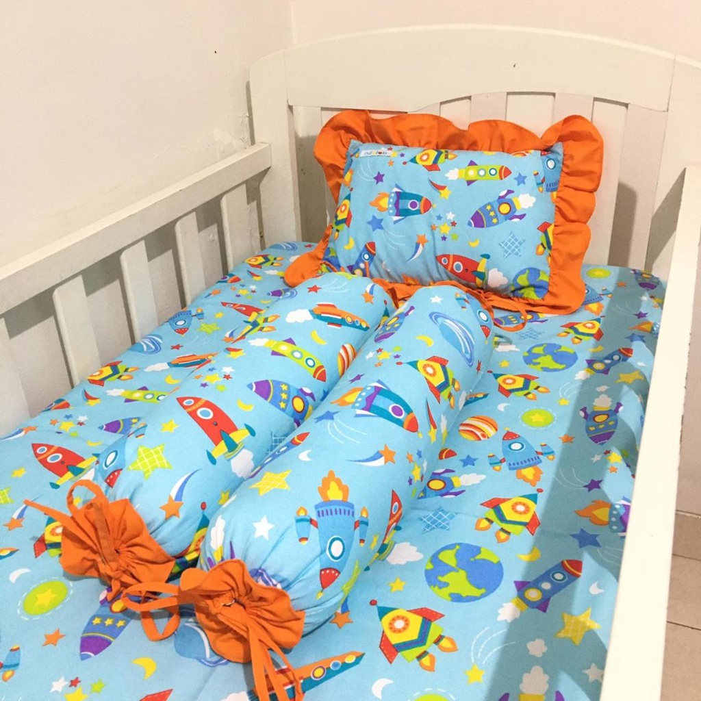 SPREI BAYI Murah Polos Karakter Kain Lembut Baby Ukuran 120 x 70 Set Sarung Bantal dan Guling Bisa Custom Dengan Karet di Tiap Sudut Untuk Persiapan Bayi Baru Lahir Newborn Merek Ndollolo