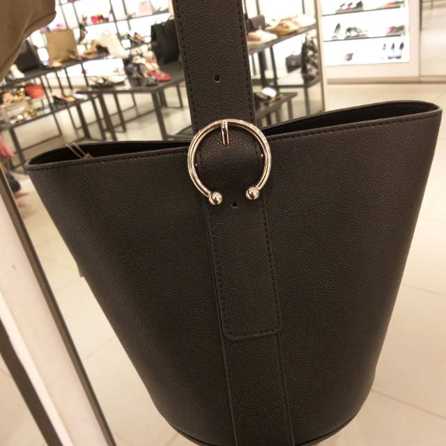 Tas charles n keith 100% original store