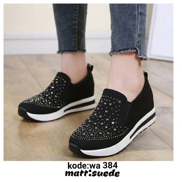 Sepatu sneaker wa 384
